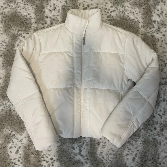 Travis Mathew Jackets & Blazers - Travis Mathew womens puffer jacket